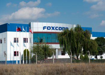 Foxconn Chairman Highlights Shift Towards Electric Cars Amidst Changing US-China Relations