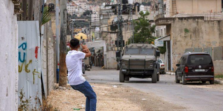 Palestinian Killed, Several Wounded in Israeli Raid on Nablus Refugee Camp