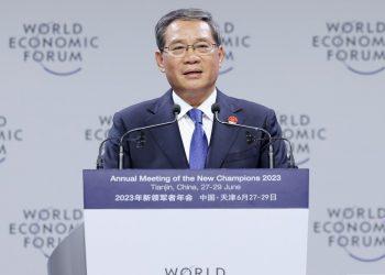 Chinese Premier Calls for Communication and Cooperation