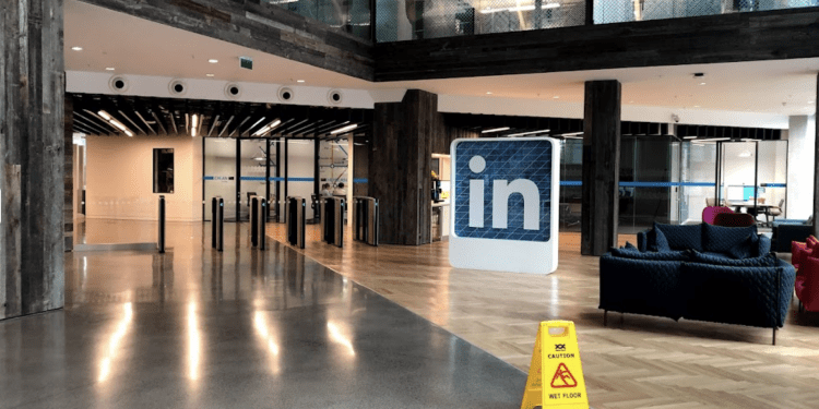 Microsoft Warns of Potential Fine Over LinkedIn’s Targeted Advertising in Europe