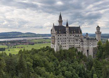 Tragic Death at Germany’s Neuschwanstein Castle as Woman Thrown from Hill