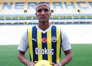 Fenerbahce Bolsters Defense with Brazilian Defender Rodrigo Becão from Serie A