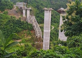 17 Dead and Others Missing in India Bridge Collapse