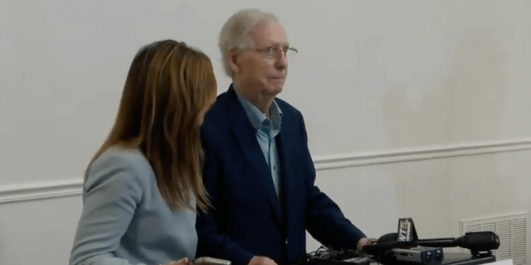 Renewed Health Concerns for US Senate Leader Mitch McConnell Following Another Freezing Incident