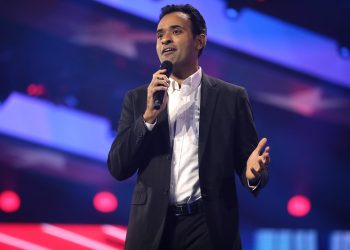 Vivek Ramaswamy Ends Presidential Bid, Endorses Trump After Iowa Caucus Results