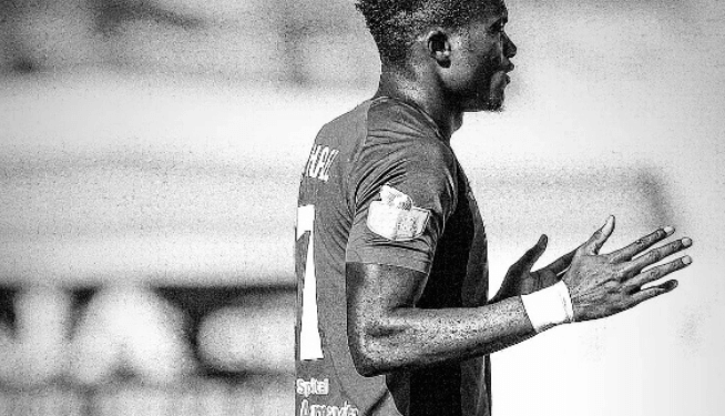 Ghanaian Striker Raphael Dwamena Passes Away at 28 After On-Pitch Heart Attack