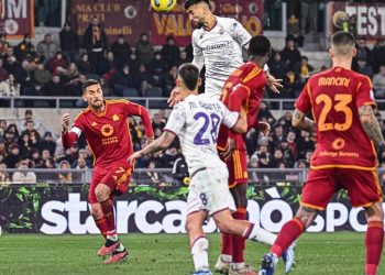 Nine-Man Roma Clings to Draw Against Fiorentina in Tense Serie A Showdown