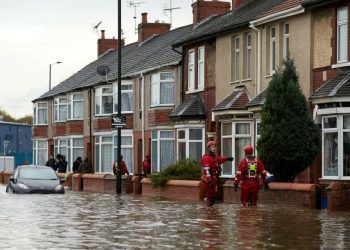 Rising Rivers in UK Prompt Widespread Evacuations and Severe Flood Warnings