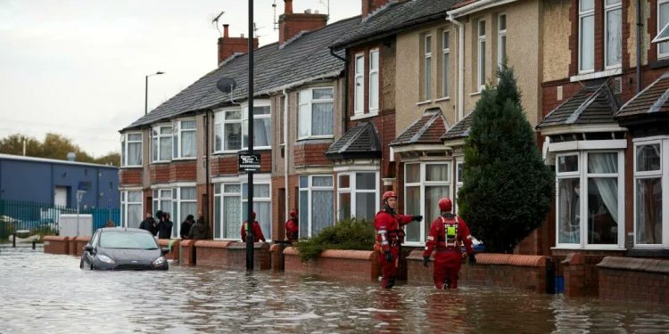 Rising Rivers in UK Prompt Widespread Evacuations and Severe Flood Warnings