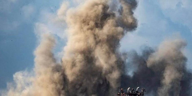 Intensified Israeli Strikes in Gaza Amid UN Warning of Uninhabitable Conditions