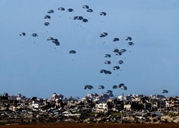 Failed US Air Drop Causes Fatalities and Injuries in Gaza