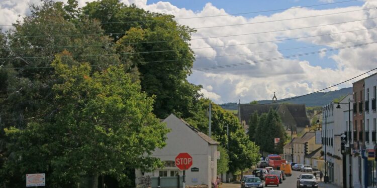 Tensions Escalate at Irish Asylum Seeker Housing Site with Six Arrests